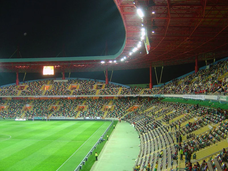 Estádio_Municipal_Aveiro_wikipedia