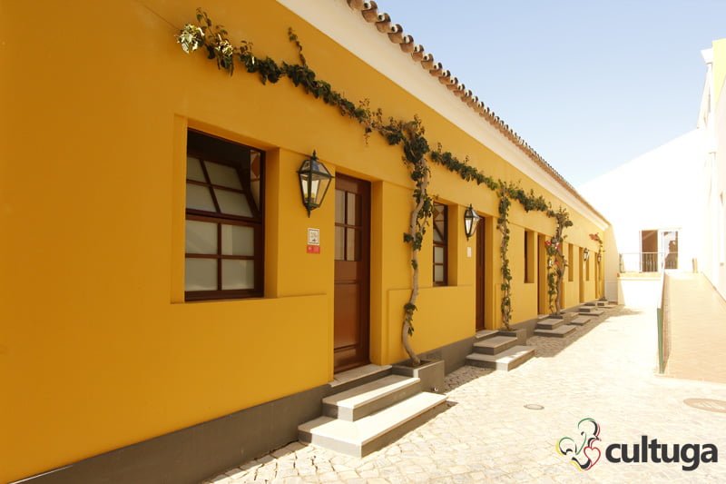 No Vila Galé Albacora, as antigas casas dos pescadores foram transformadas em quartos