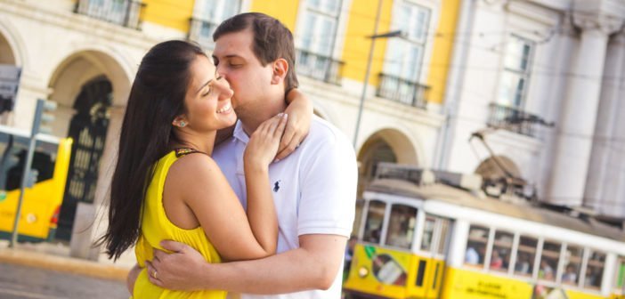 Faça um ensaio fotográfico em Lisboa ou no Porto Ensaio fotográfico de casal em Lisboa