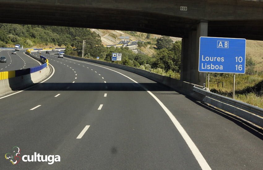 Estrada boa para viajar de carro em Portugal