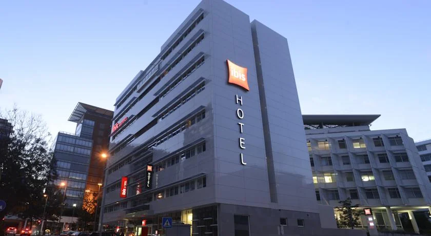 Edifício do Ibis Parque das Nações, em Lisboa