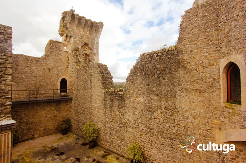 Castelo de Porto de Mós