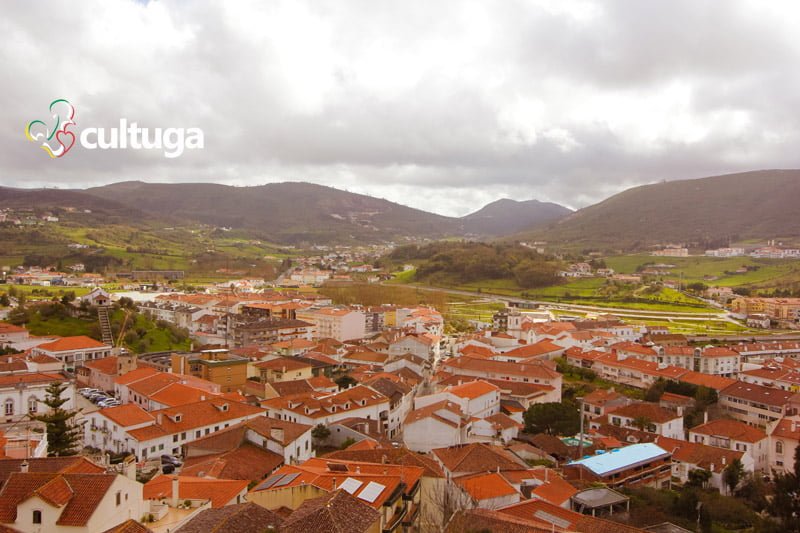 Vista do Castelo de Porto de Mós