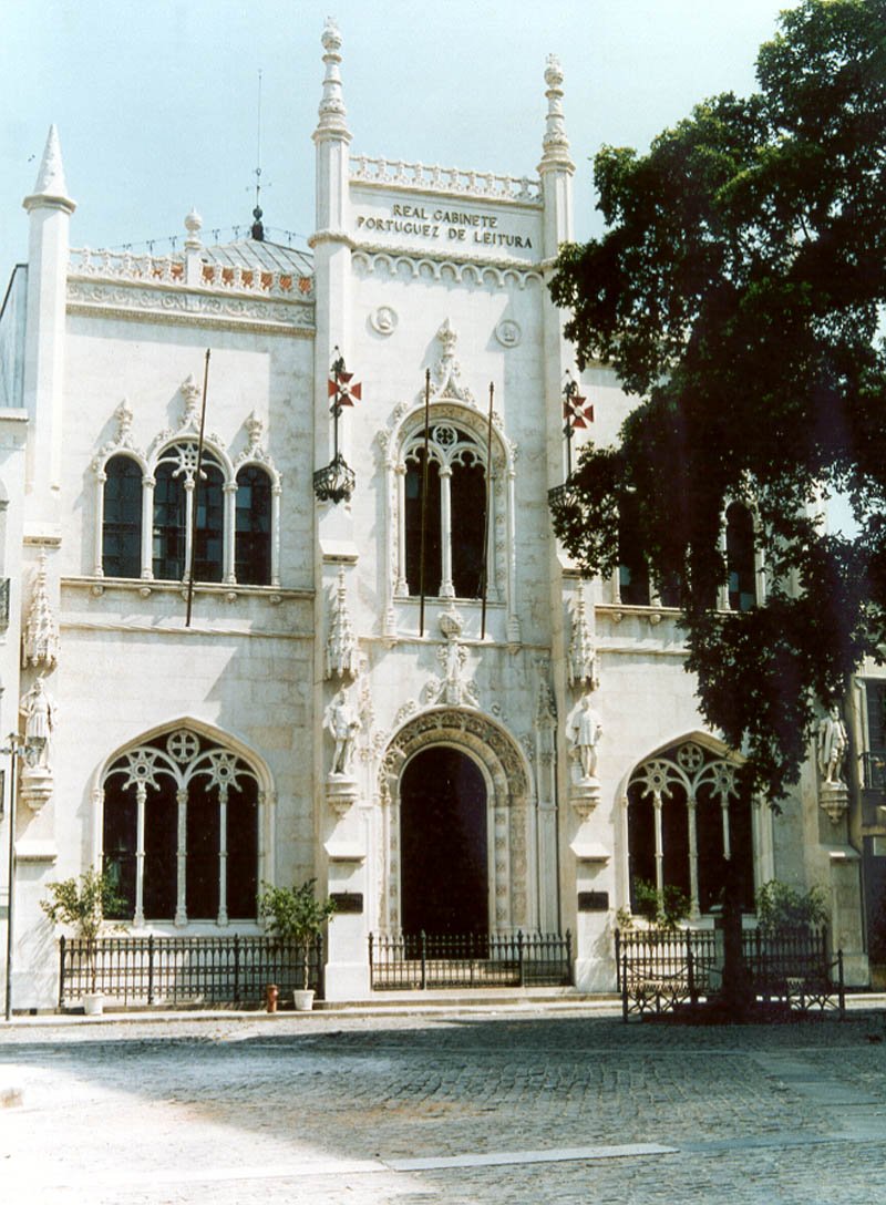 Fachada do Real Gabinete Português de Leitura no Rio de Janeiro