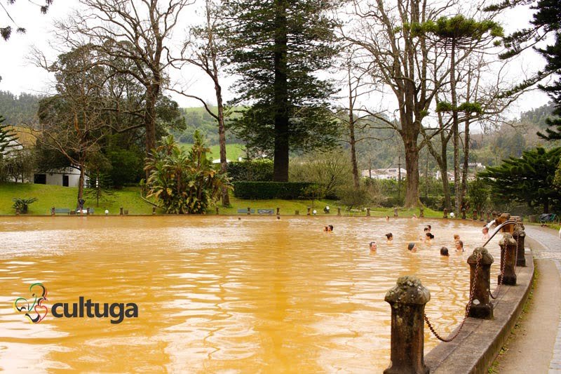 Parque Terra Nostra: banhos quentes e termais nos Açores