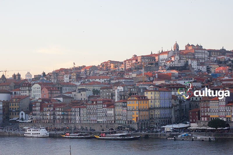 Vista para a cidade do Porto, em Portugal