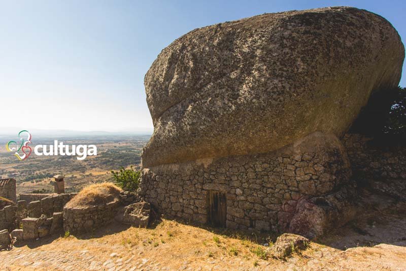 Aldeia de Portugal: Monsanto, na Serra da Estrela