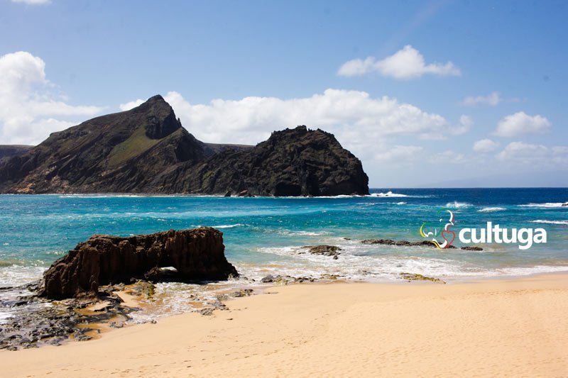 Praia na Ilha do Porto Santo, Madeira