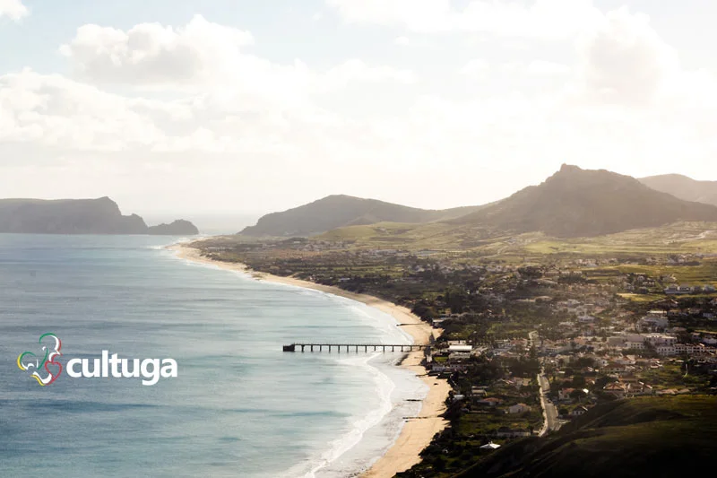 Praia na Ilha do Porto Santo, Madeira