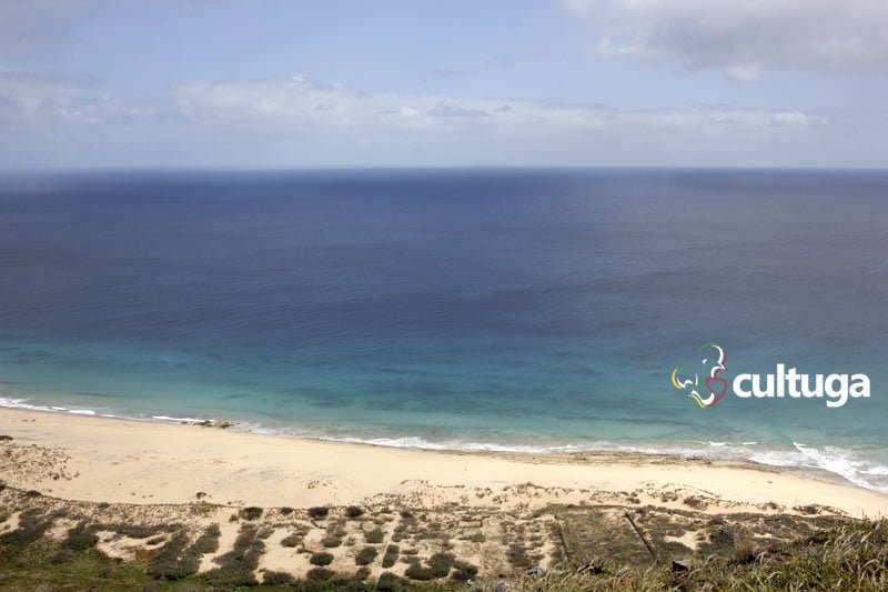 Praia na Ilha do Porto Santo, Madeira