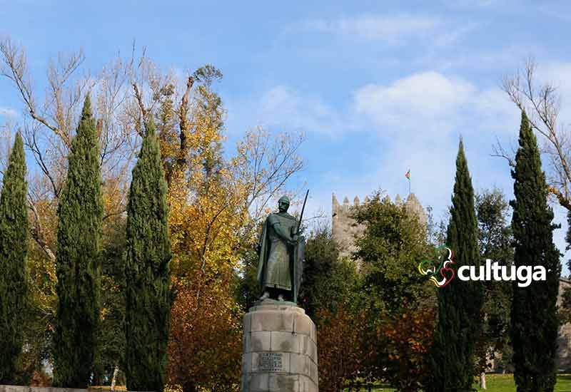 estátua d Afonso Henriques rei de portugal