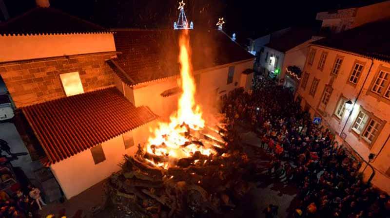 Natal em Portugal: Queima do Madeiro