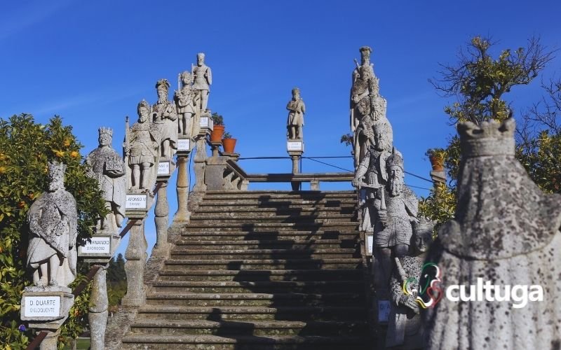 Jardim do paço episcopal: escadaria dos reis