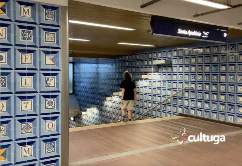 Azulejos no metro de Lisboa