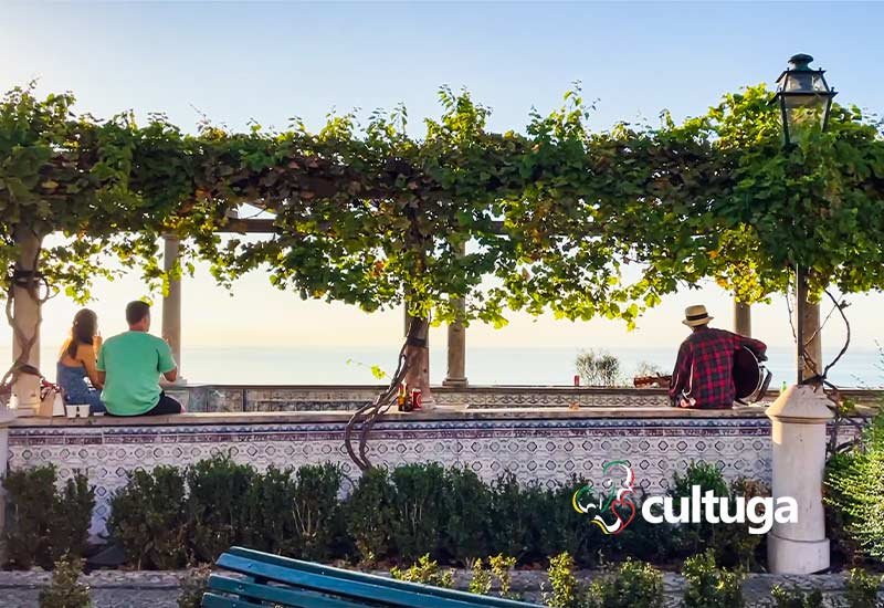 Miradouro de Santa Luzia, Lisboa, Portugal - Cultuga