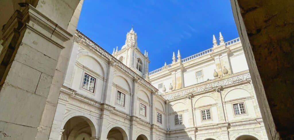Mosteiro de São Vicente de Fora: o monumento injustiçado mais surpreendente de Lisboa! Mosteiro São Vicente de Fora, em Lisboa, Portugal - Cultuga