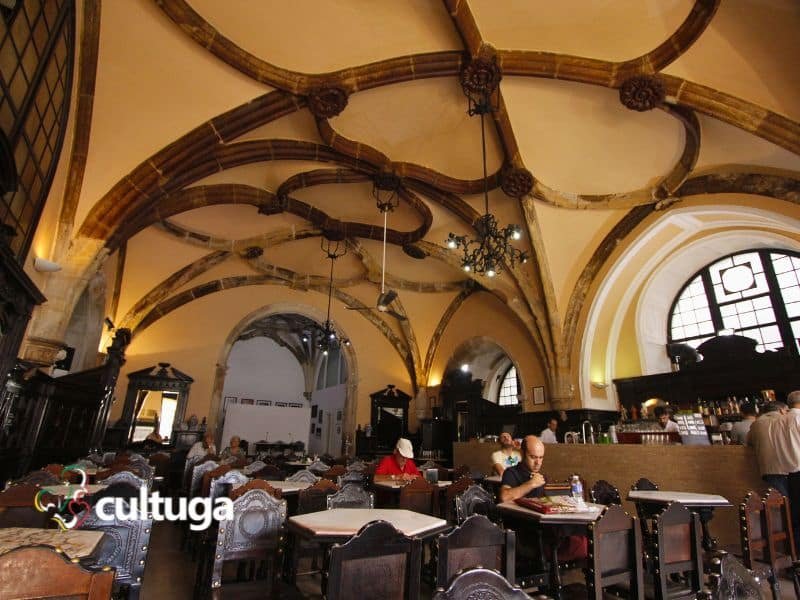 Café Santa Cruz, em Coimbra - Cultuga